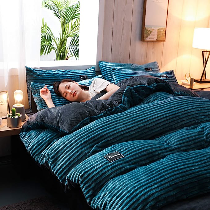4-Piece Genuine Reversible Maroon Velvet Duvet Set - Luxury Double-Sided Bedding with Bedsheet & Pillowcases