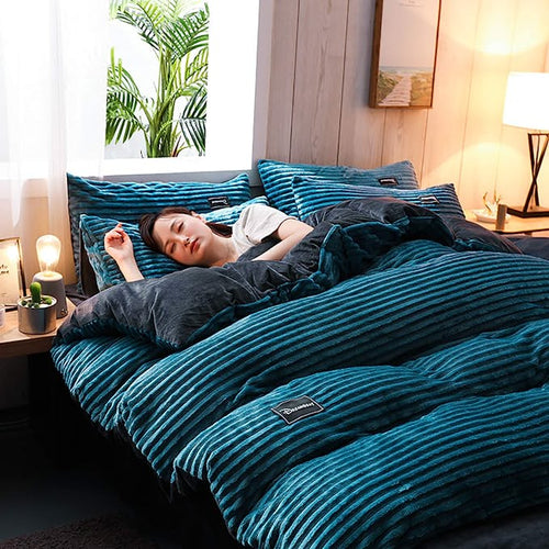 4-Piece Genuine Reversible Maroon Velvet Duvet Set - Luxury Double-Sided Bedding with Bedsheet & Pillowcases