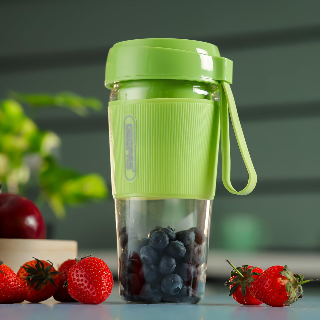 Geepas GSB44073 Rechargeable Portable Juicer – Fresh Juicing On the Go! - LIFE STORES UGANDA