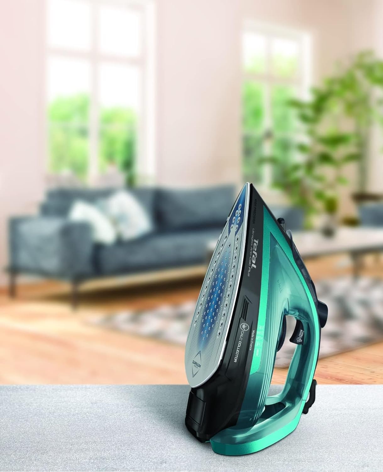 TEFAL Ultragliss Steam Iron – 2800W, Non-Stick Soleplate, High Steam Output, Made in France