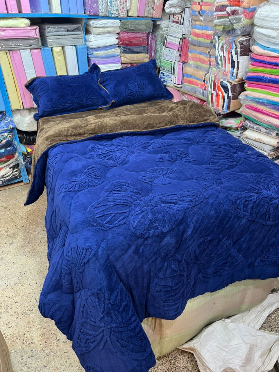 CozyHome 4-Piece Fleece Duvet Set | Ultra-Soft & Warm Bedding (4 pcs set )