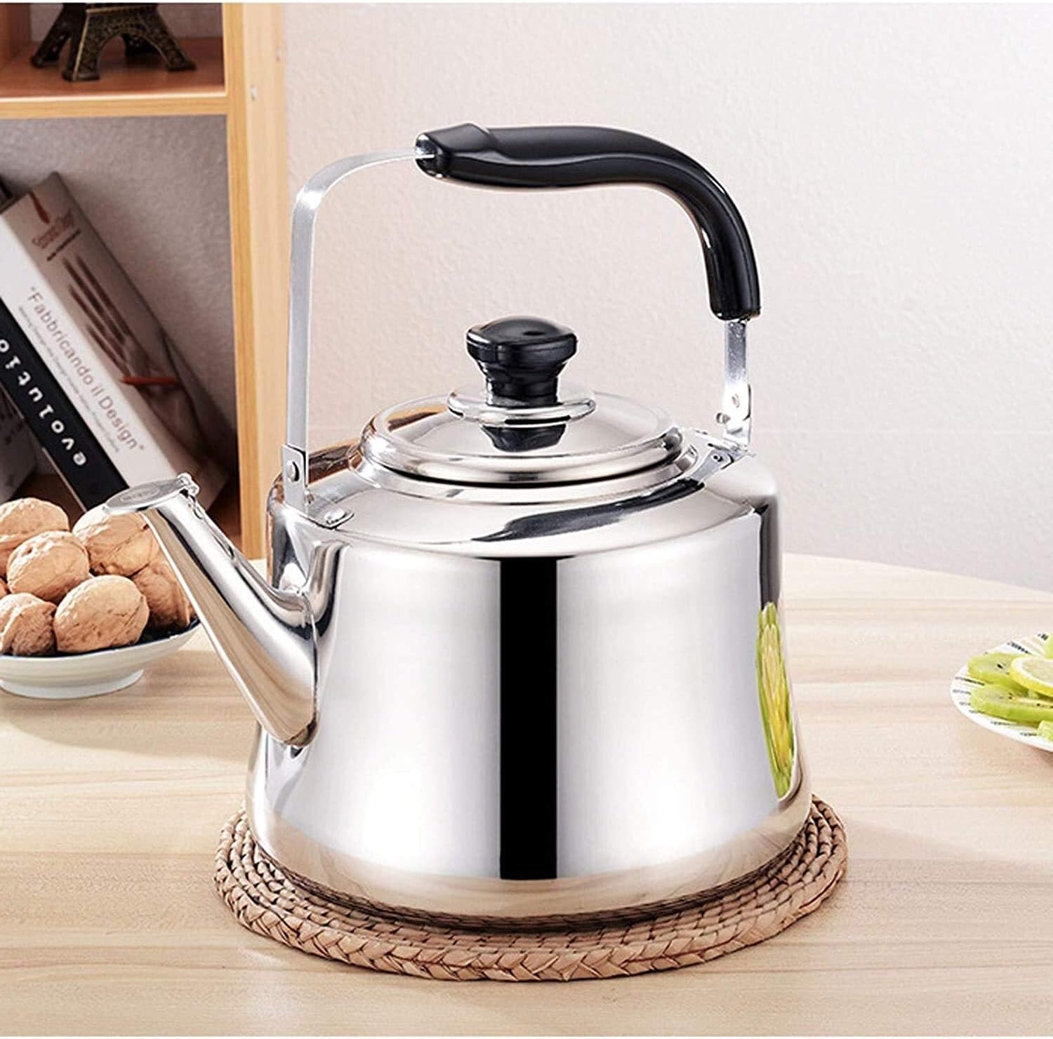 Classic Stainless Steel Stovetop Kettle – Timeless Design, Reliable Performance