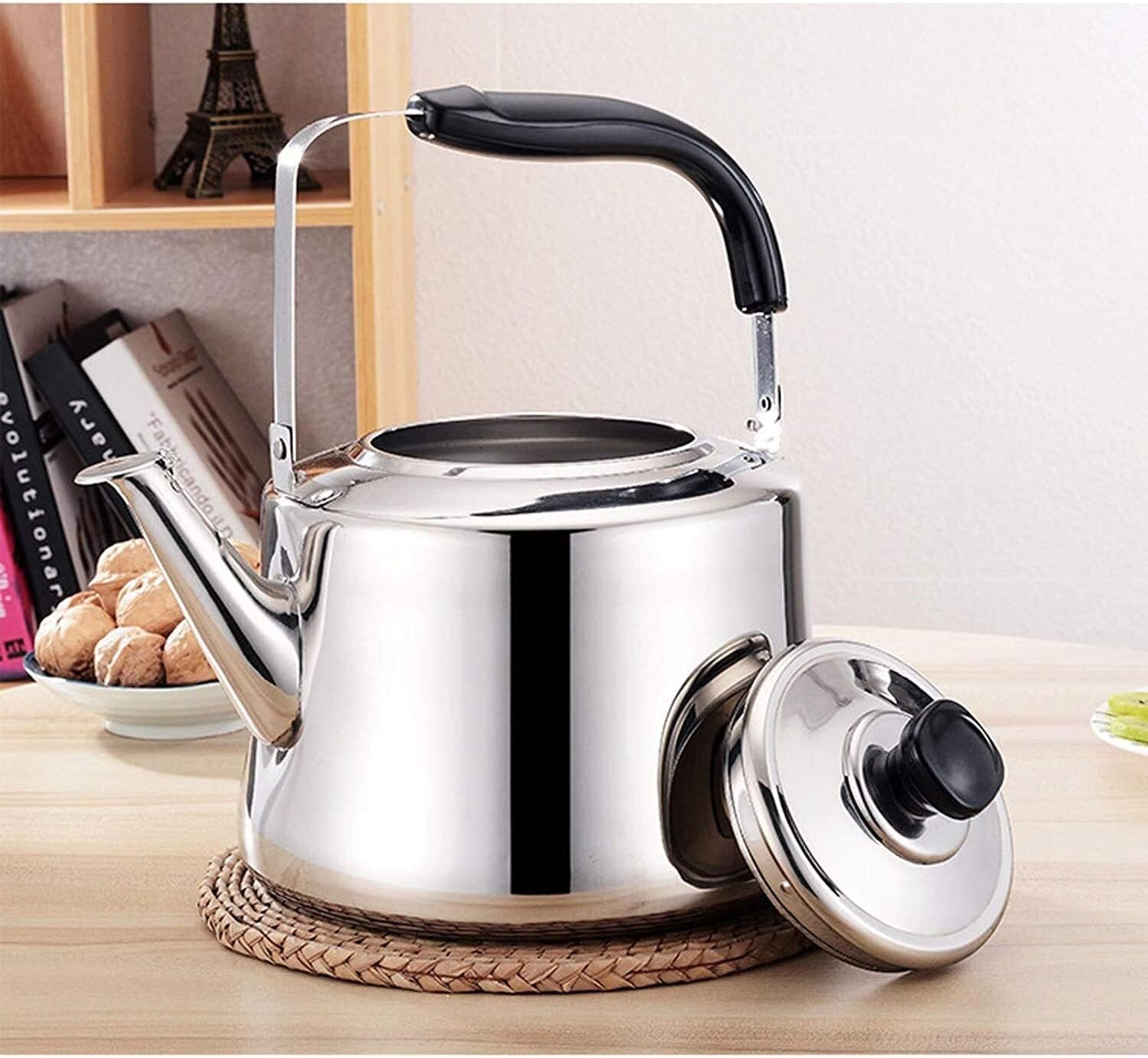 Classic Stainless Steel Stovetop Kettle – Timeless Design, Reliable Performance