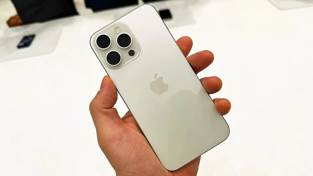 UK USED Apple iPhone 15 Pro | Forged Titanium Design with A17 Pro Chip (256 GB)