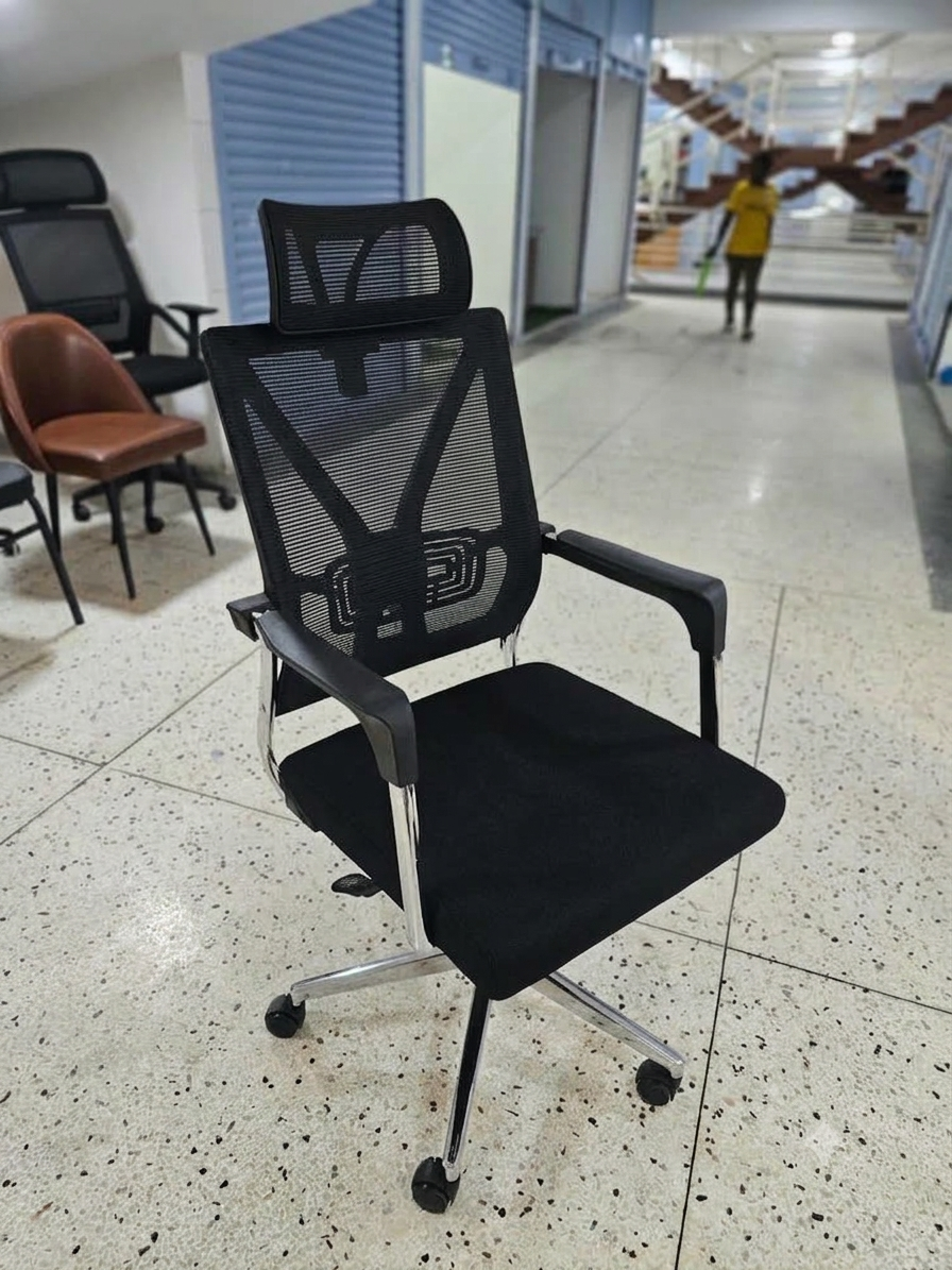 High Back Ergonomic Office Chair – Adjustable Lumbar Support, 3D Armrests & Headrest