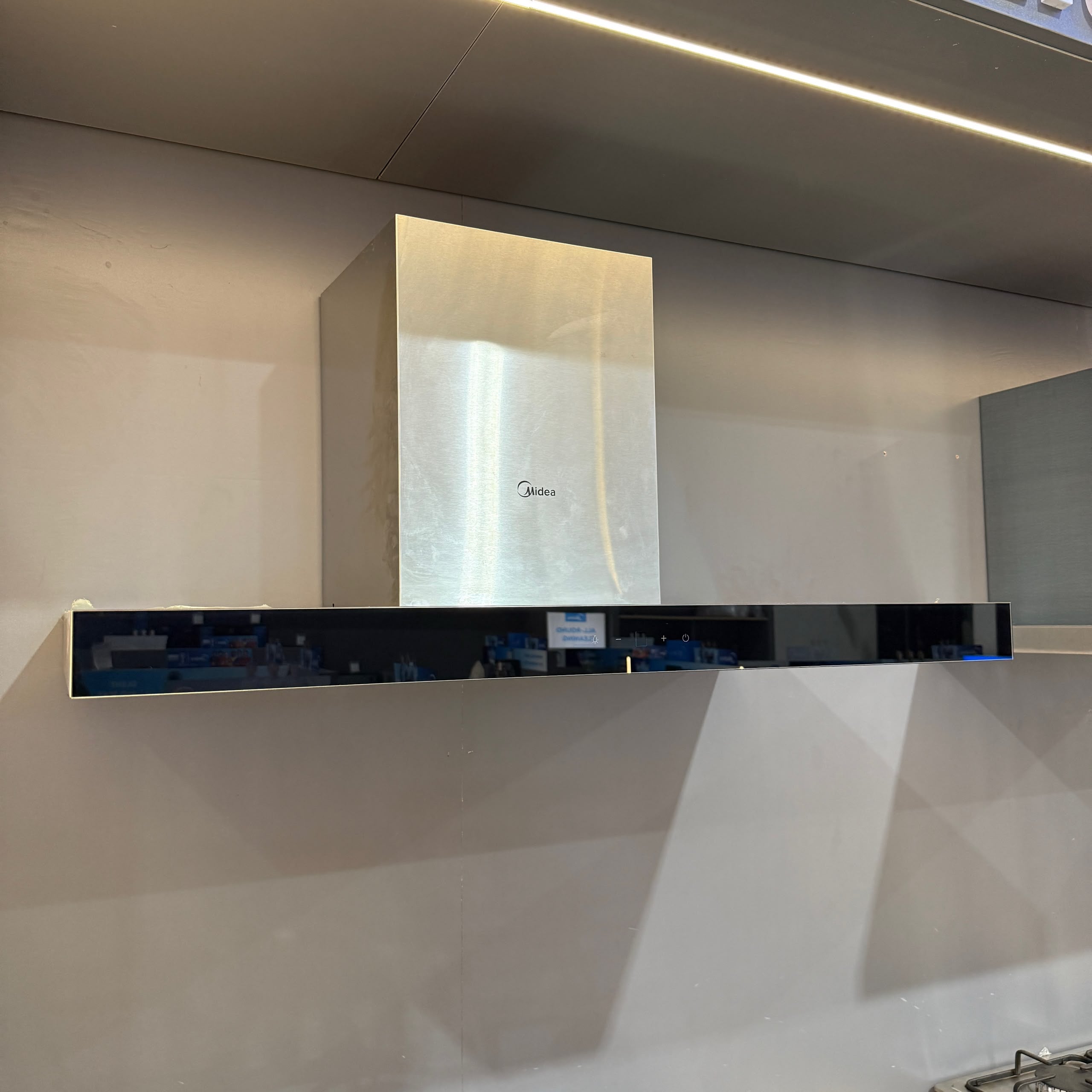 Midea 90cm Wall-Mounted T-Shaped Cooker Hood – Stainless Steel & Black Glass