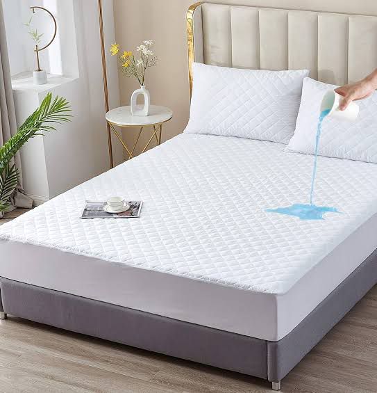 Waterproof Mattress Protector - Hypoallergenic Bed Cover for Spills & Dust Mite Protection